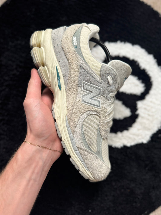 New Balance 2002r Off White